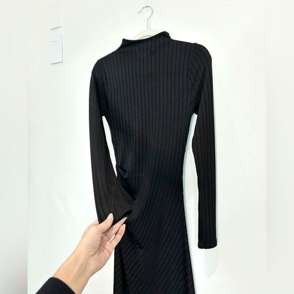 Good American Shine Rib Funnel Tuck Midi Dress - Picture 14 of 15